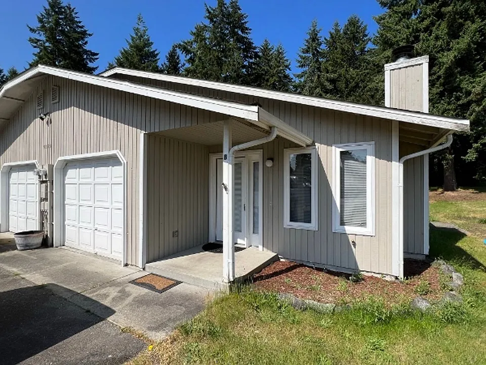 9023 Steilacoom Rd SE