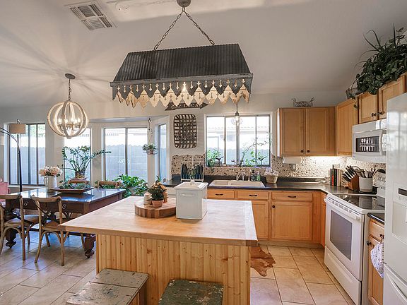 4th image of 13242 W Saguaro Ln