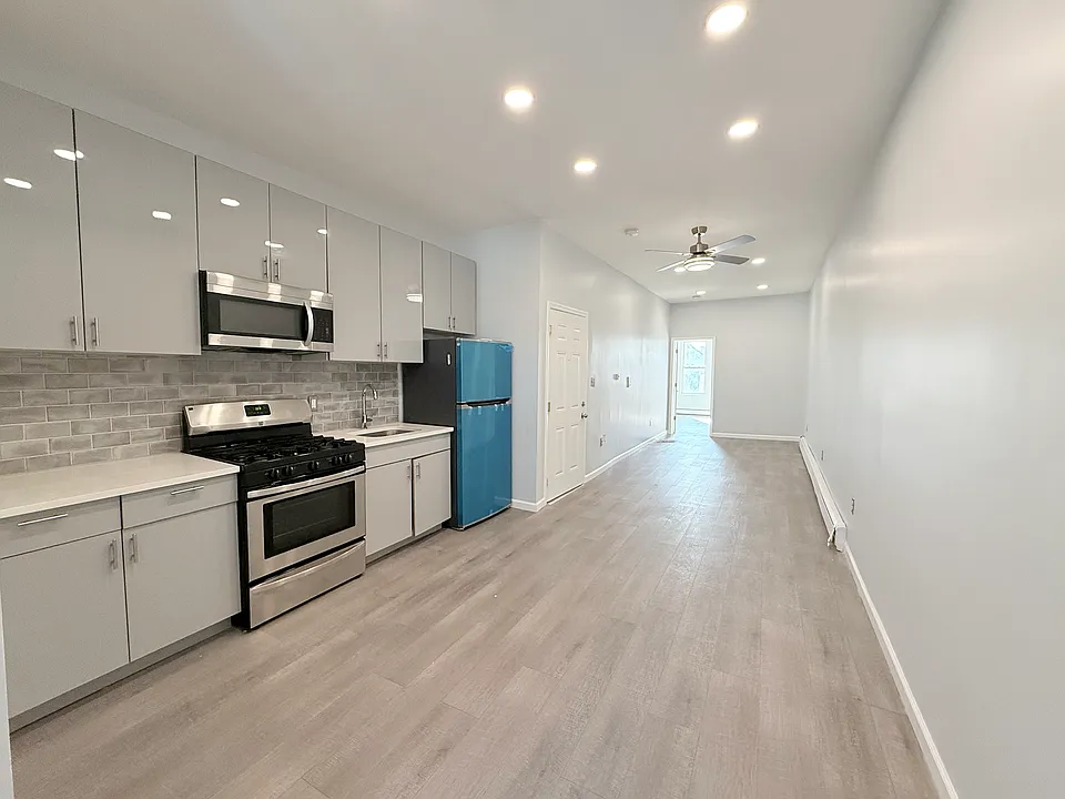 20 Jefferson Ave #2L