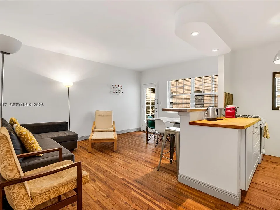 1551 Michigan Ave #12