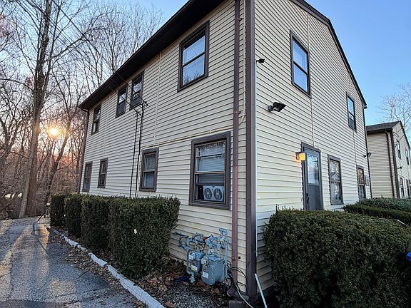 4th image of 951-953 Main St #B