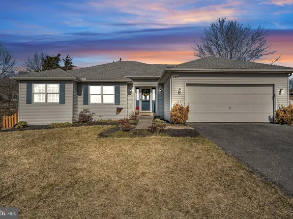 15 Nancy Lopez Ln, Etters, PA 17319