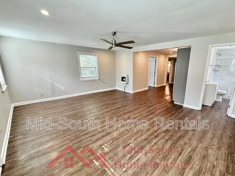 3 bed, 2.0 bath, 912 sqft, $995 — Photo 4