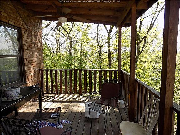 5th image of 933 Somerset Dr