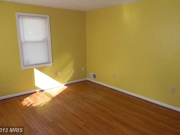 4th image of 7400 Marion St