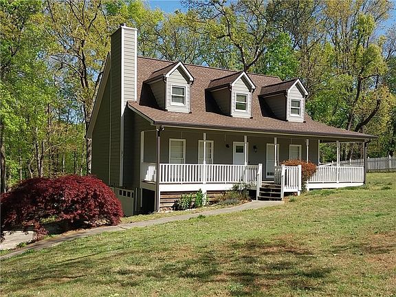 2nd image of 1840 Henry Scott Rd