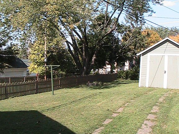 Deep lot mostly fenced