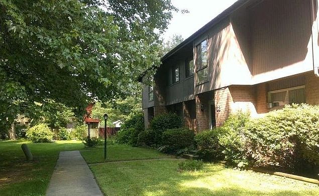 1st image of 32 Ojibway Rd
