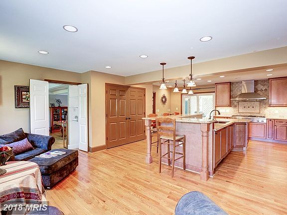4th image of 9437 Mount Vernon Cir
