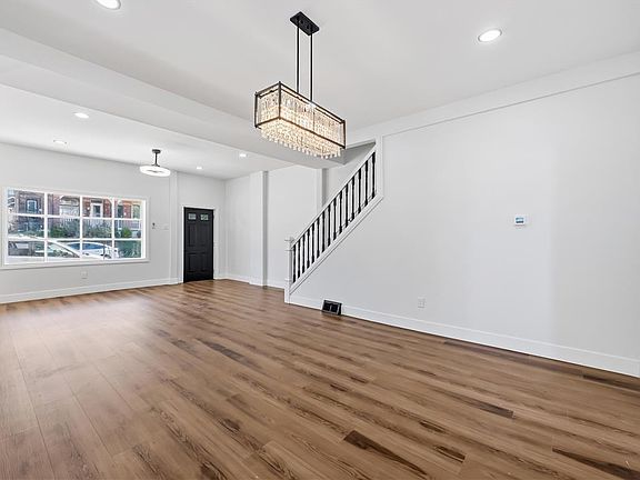 4th image of 1826 Washington Ave
