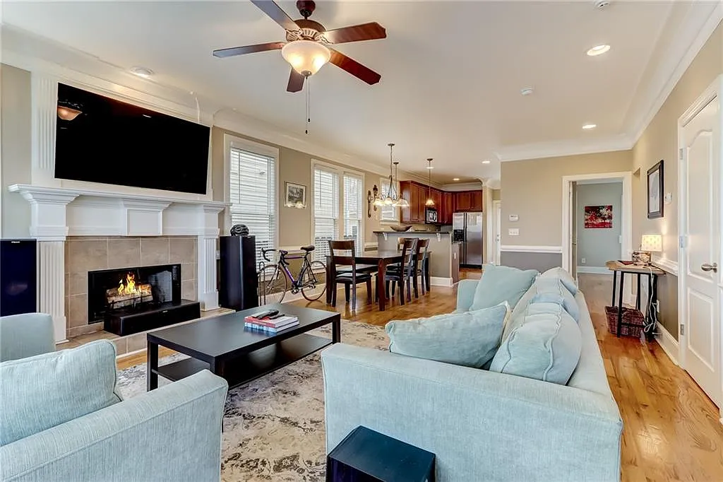 3 bed, 3.0 bath, 1880 sqft, $3,750 — Photo 3