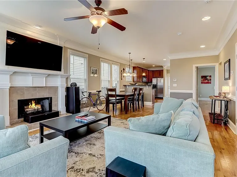345 Chastain St SE — Photo 3