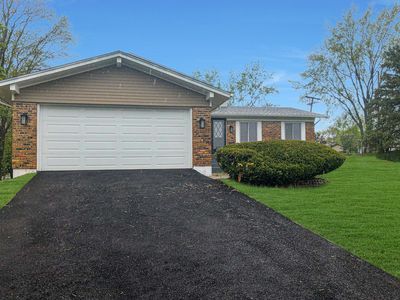 200 Hickory Dr, Lindenhurst, IL, 60046