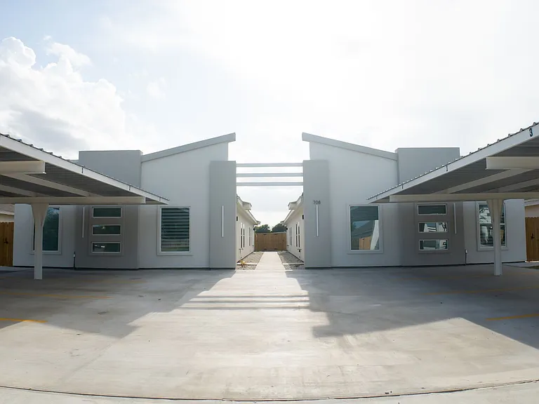 700 Dianne St — Photo 15