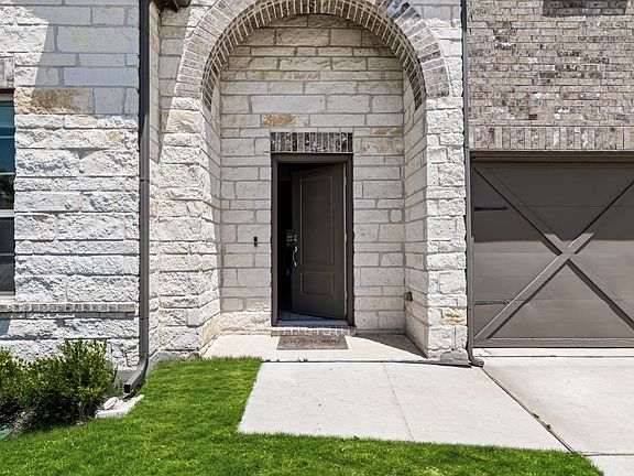 2nd image of 6429 Yorkdale St