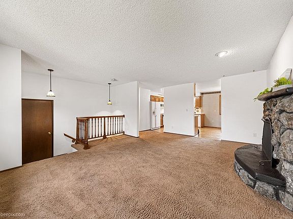 5th image of 13914 E Boone Ave