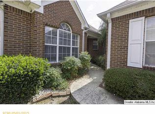 19 Oak Pl, Pleasant Grove, AL 35127