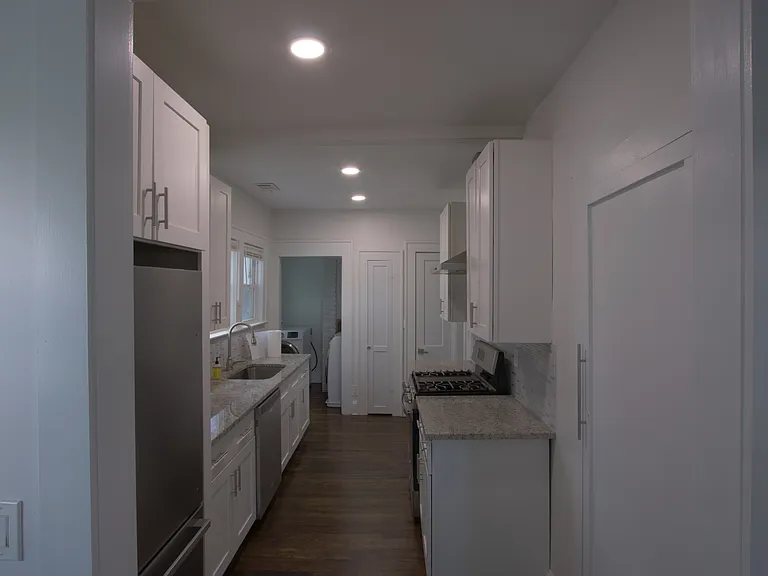 672 Cascade Ave SW — Photo 8