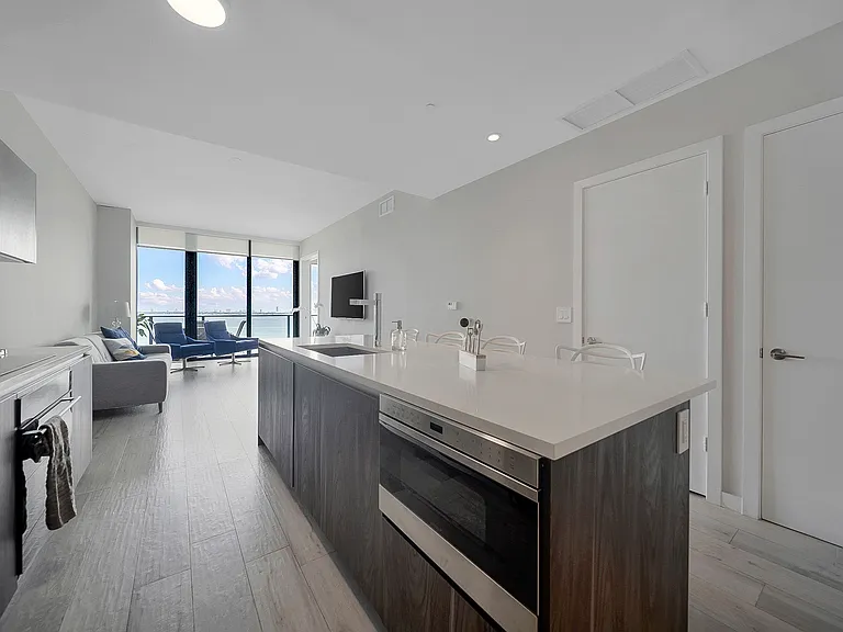 480 NE 31st St #1402 — Photo 9