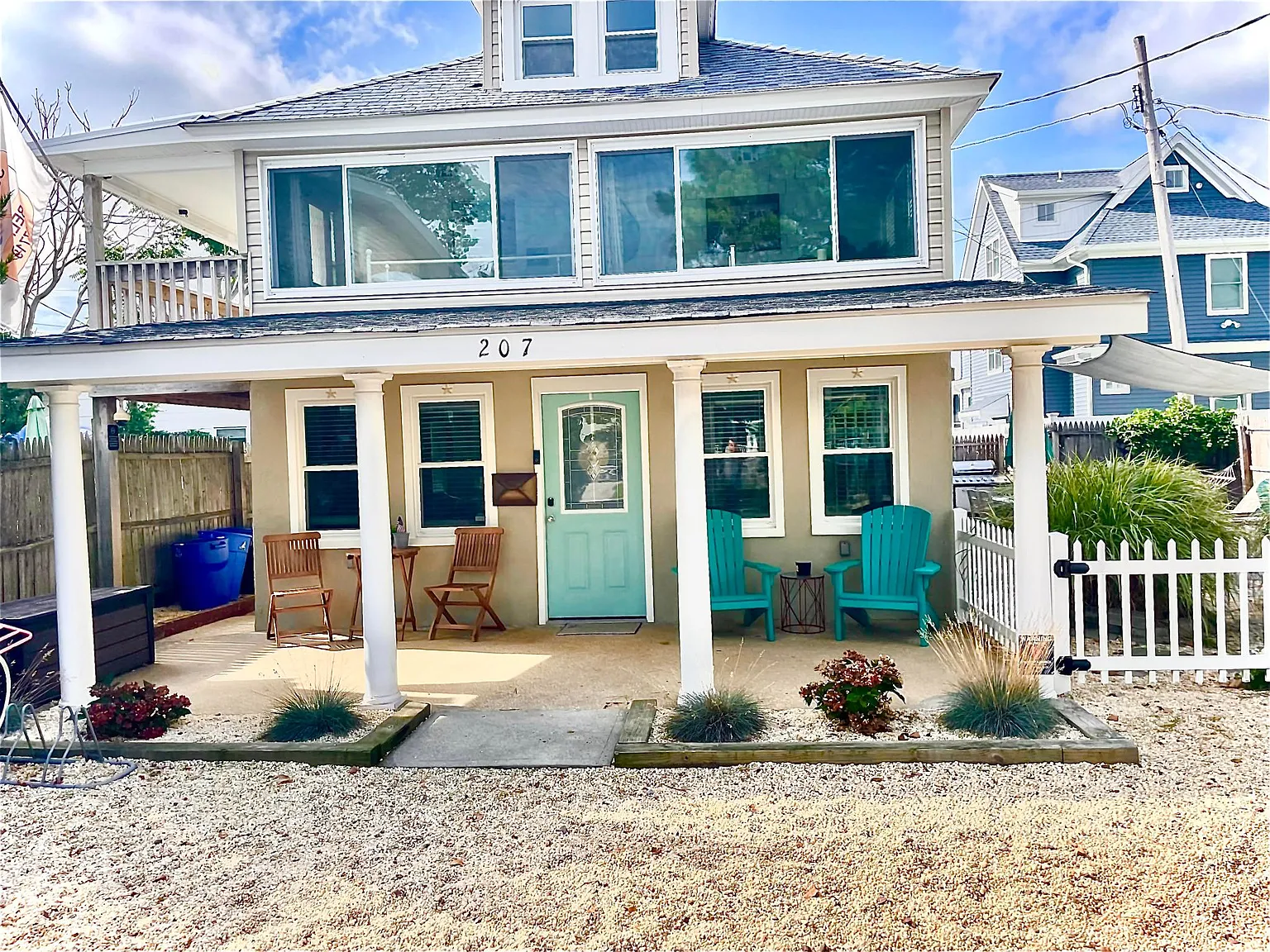 207 16th Ave — Photo 2