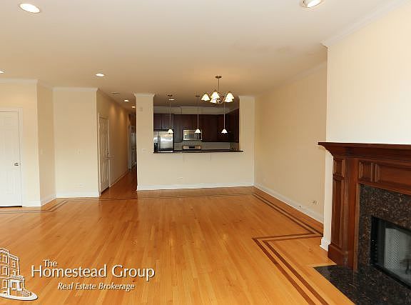 5th image of 1724 W Belmont Ave APT 04
