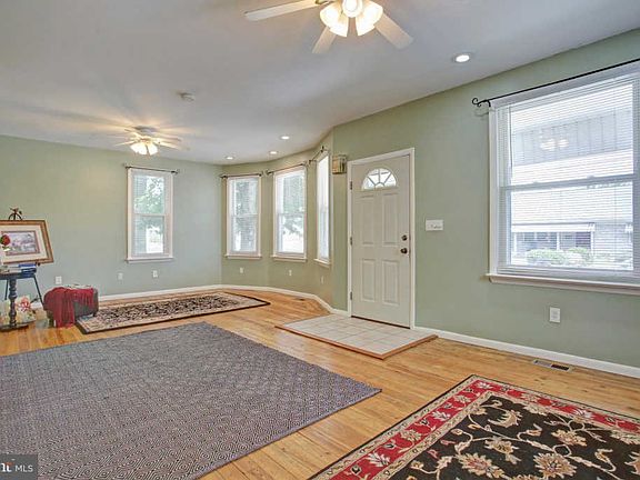 3rd image of 307 S Broad St