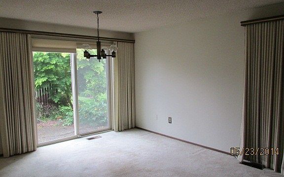 4th image of 24807 10th Ave S