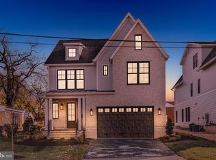 2416 1st Rd S, Arlington, VA 22204