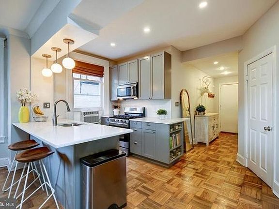 3rd image of 1869 Mintwood Pl NW APT 21
