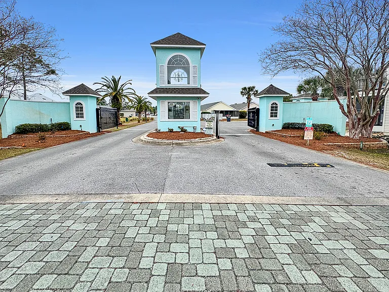11720 Seashore Ln — Photo 37