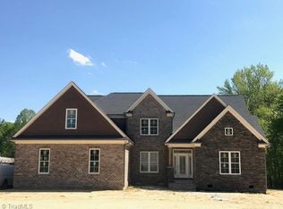 6625 Linville Ridge Dr, Oak Ridge, NC 27310