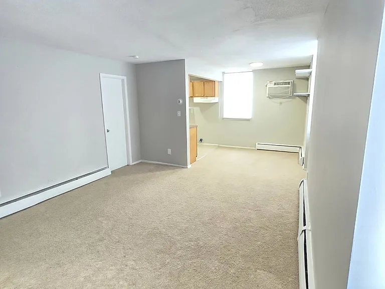 River Park Apartments — Photo 4
