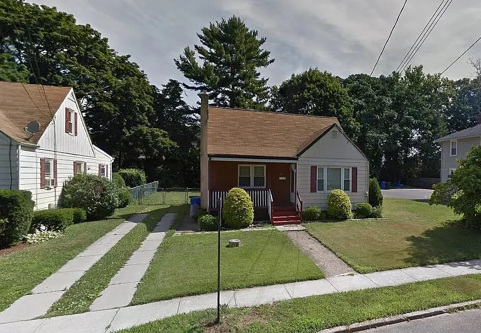 415 Victoria St