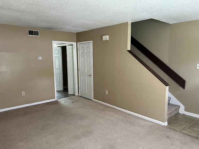 1100 Pineland Ave #3D — Photo 4