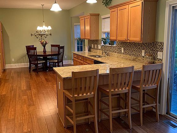 2nd image of 1028 Laketree Ct E