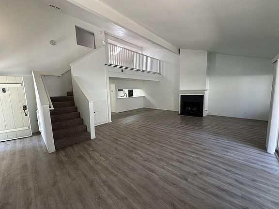4th image of 2077 Village Ln #1