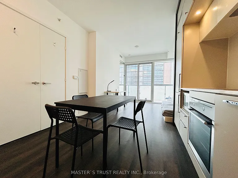 15 Grenville St #1708 — Photo 3