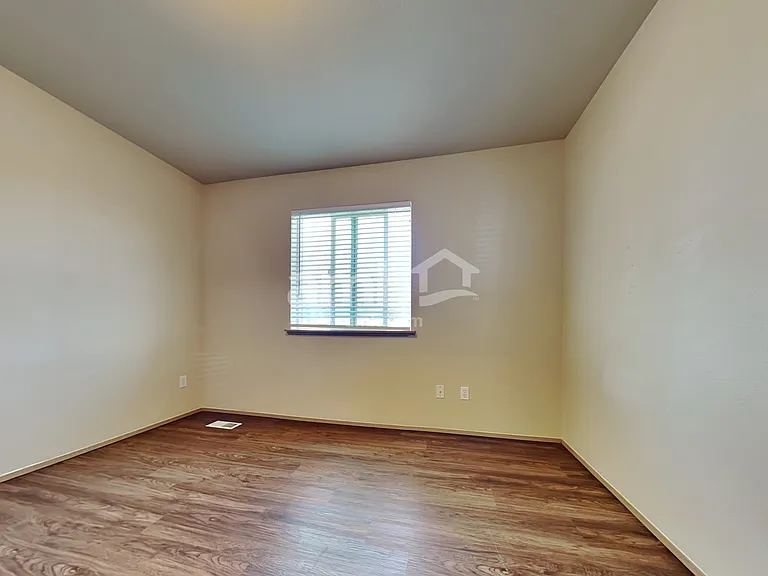 7815 205th St E — Photo 15