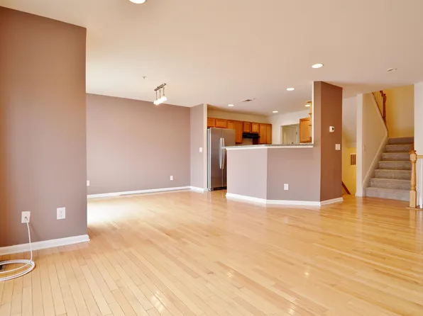 19 Marina Drive image 8 of 23