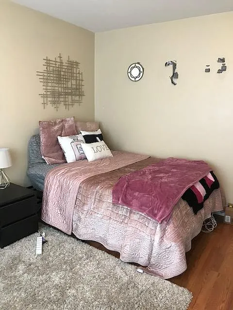 5 bed, 1800 sqft, $5,500 — Photo 3