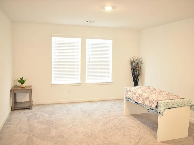 9742 Burlington Bristol Dr — Photo 13