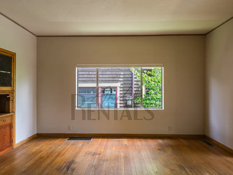 5363 Shafter Ave — Photo 8