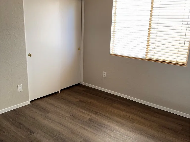 8056 Sweet Clover Ct — Photo 16
