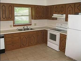 Large eat-in kitchen