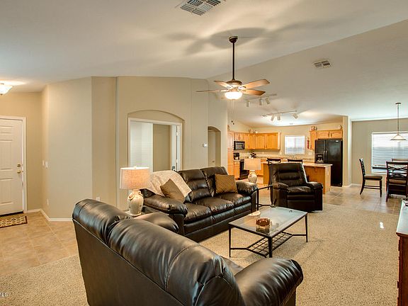 4th image of 1228 E Bradstock Way
