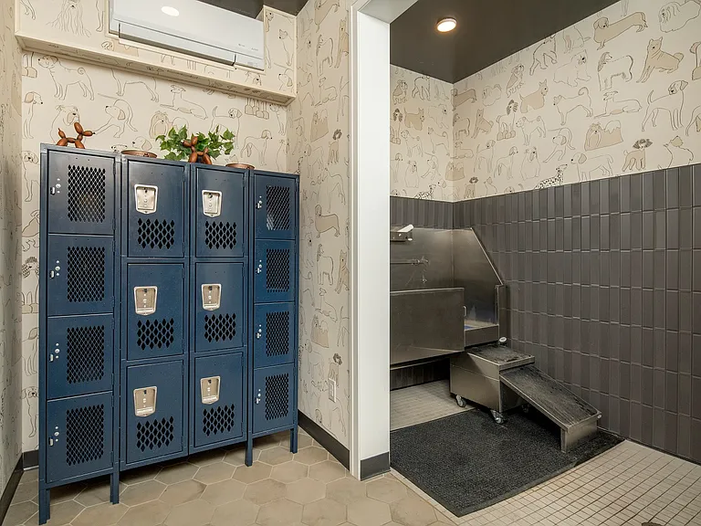 Huxley Scottsdale — Photo 36
