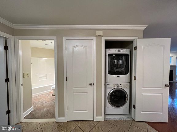 3rd image of 6924 Fairfax Dr Unit 132