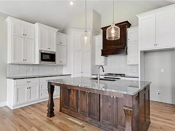5th image of 17304 Noland St