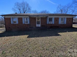 2410 Harris Henrietta Rd, Mooresboro, NC 28114