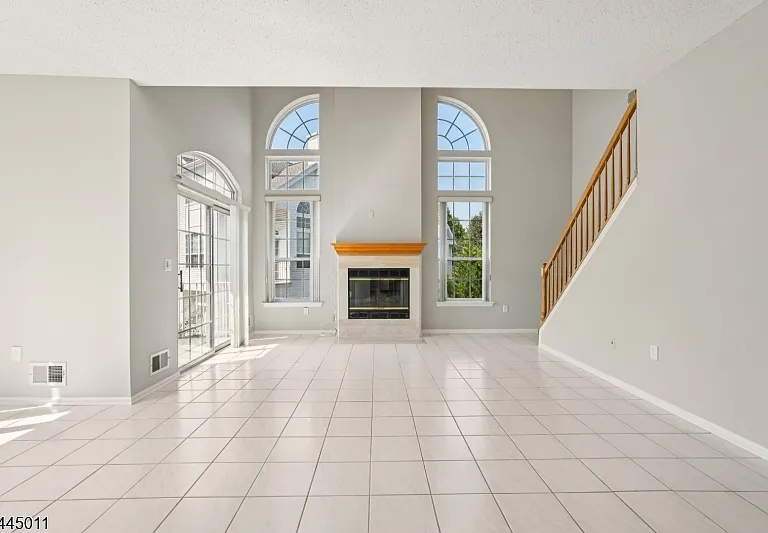 43 Hancock Dr — Photo 4